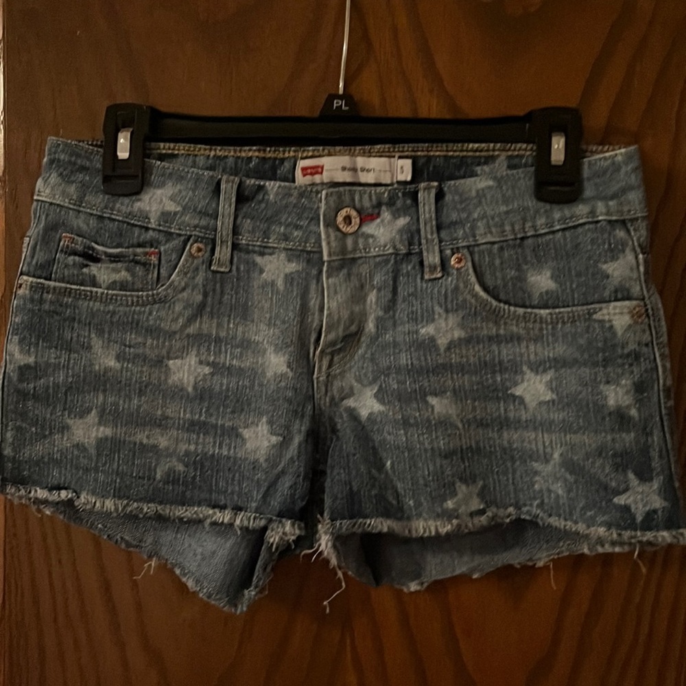 Levi’s shorty shorts